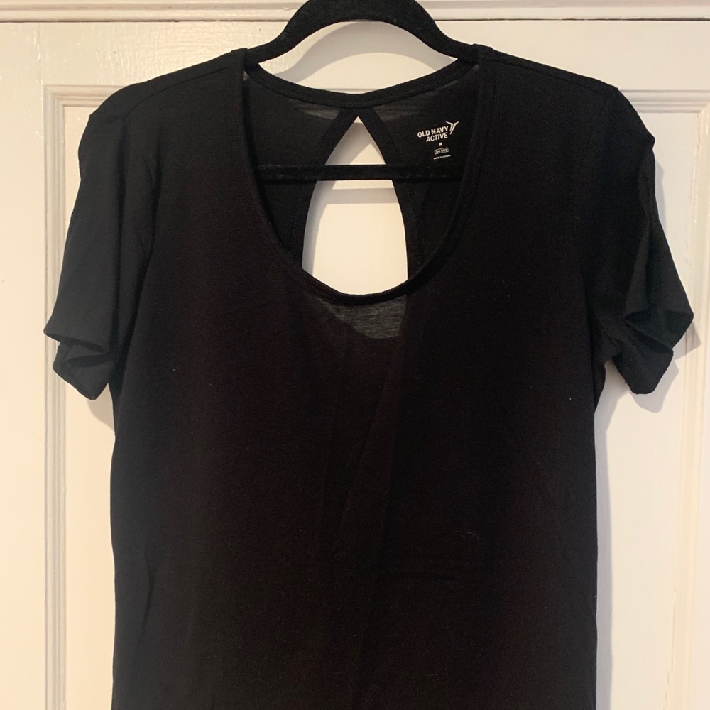 Old Navy Active Go Dry Keyhole-Back Tee
